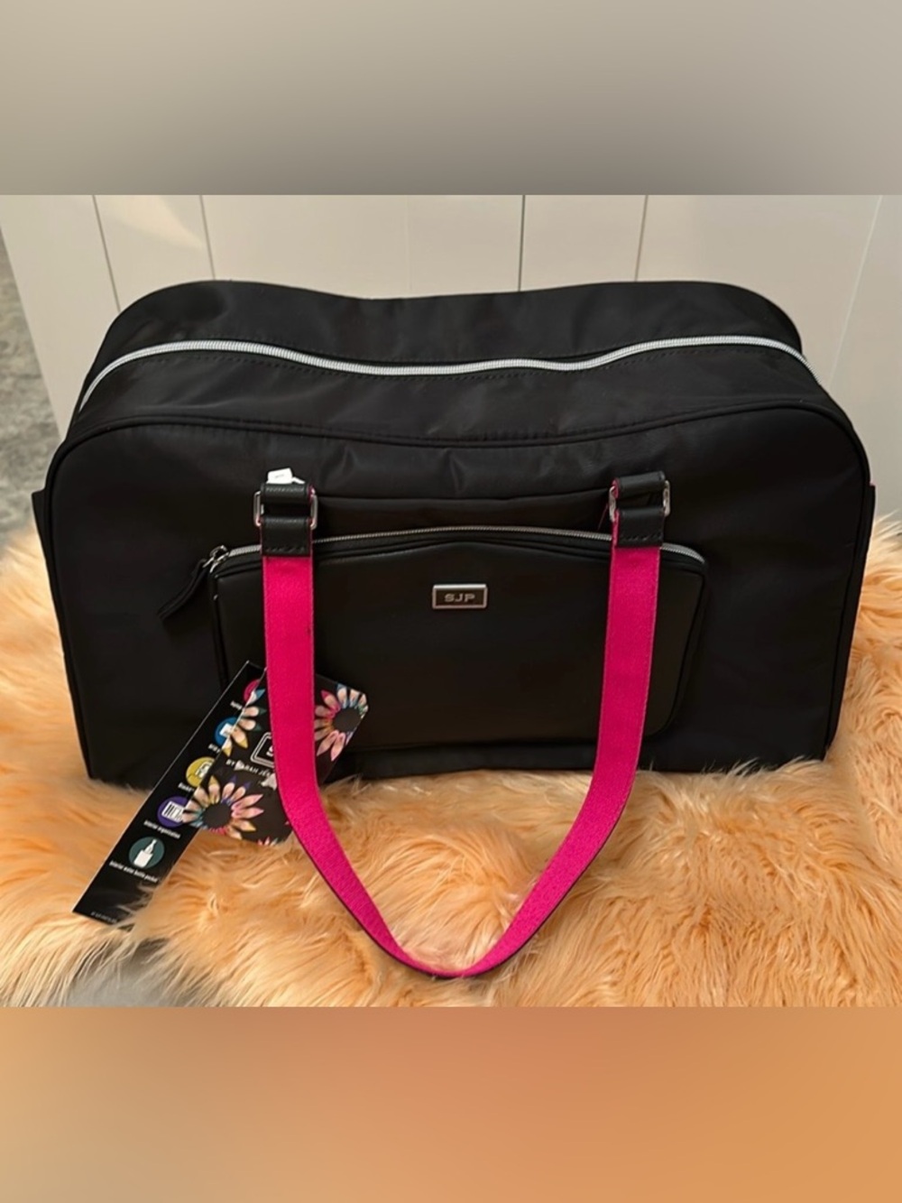 SJP Convertible Weekender Travel Carry-On Duffel Bag Black and Pink NEW! FIRM!! - Picture 3 of 16